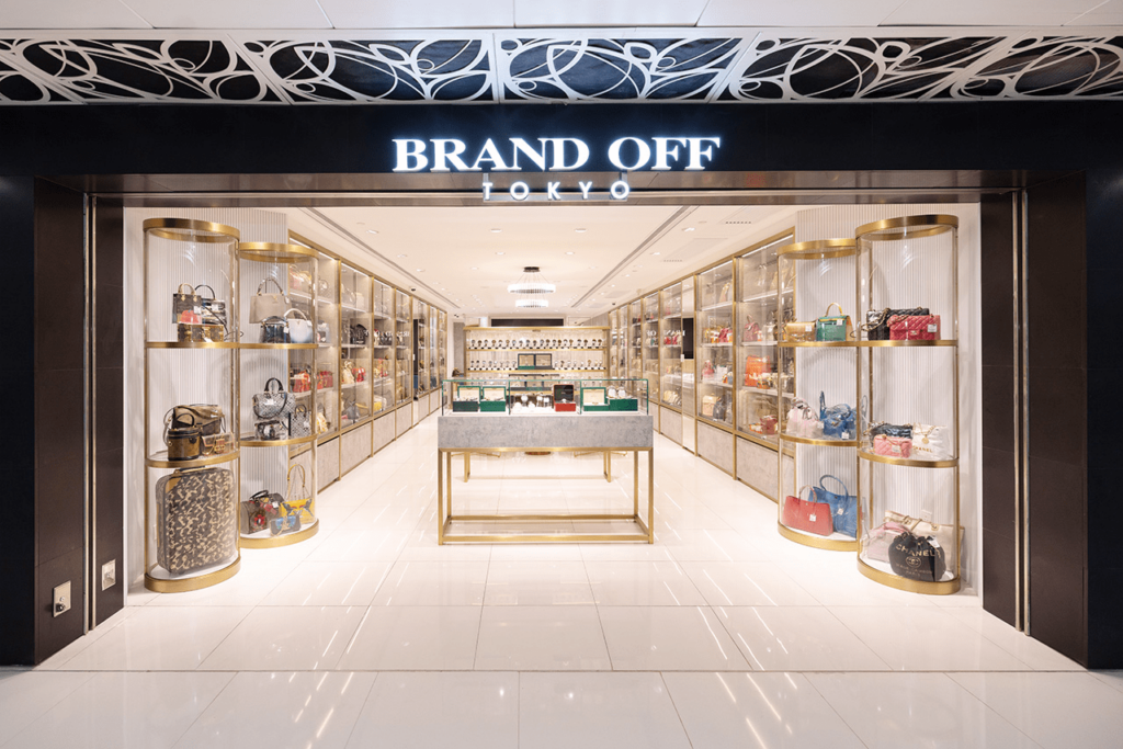 リユース業界のショールーミング対策事例：ブランドオフの店舗内観